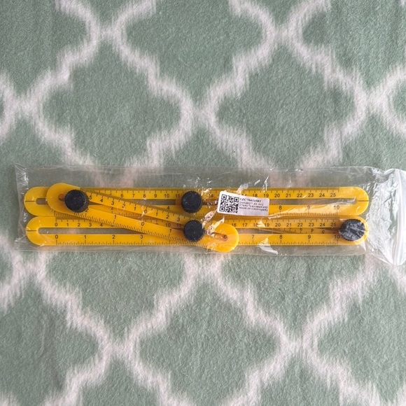 NWT Yellow Multi-Angle Measuring Ruler - Picture 1 of 2